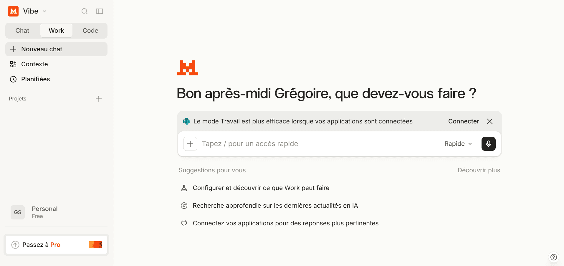 Écran d'accueil de Mistral Vibe en mode Work avec les onglets Chat, Work et Code